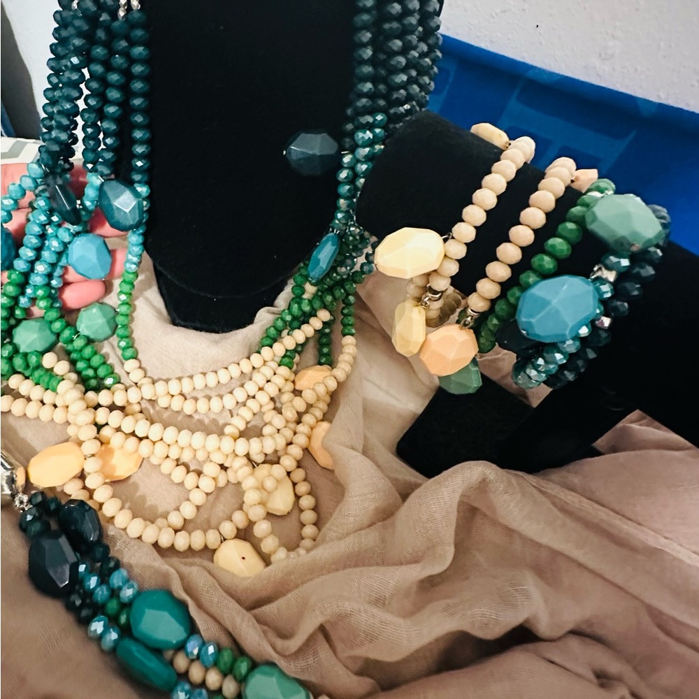 Sassy Jones MALIA BUNDLE: Necklace, Wrap Bracelet, Earrings, FREE Headwrap - Picture 3 of 4